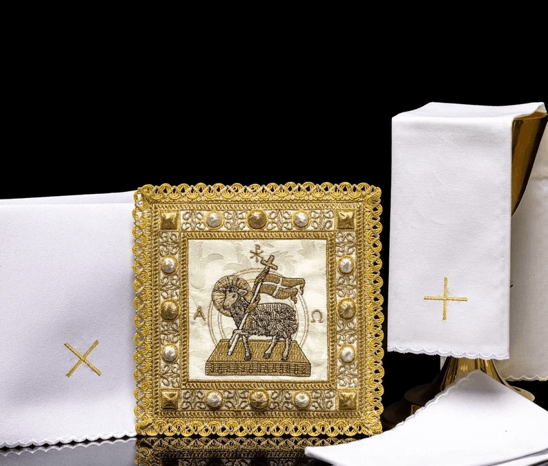 Elegance and Humility: Stoles for Maundy Thursday and Good Friday